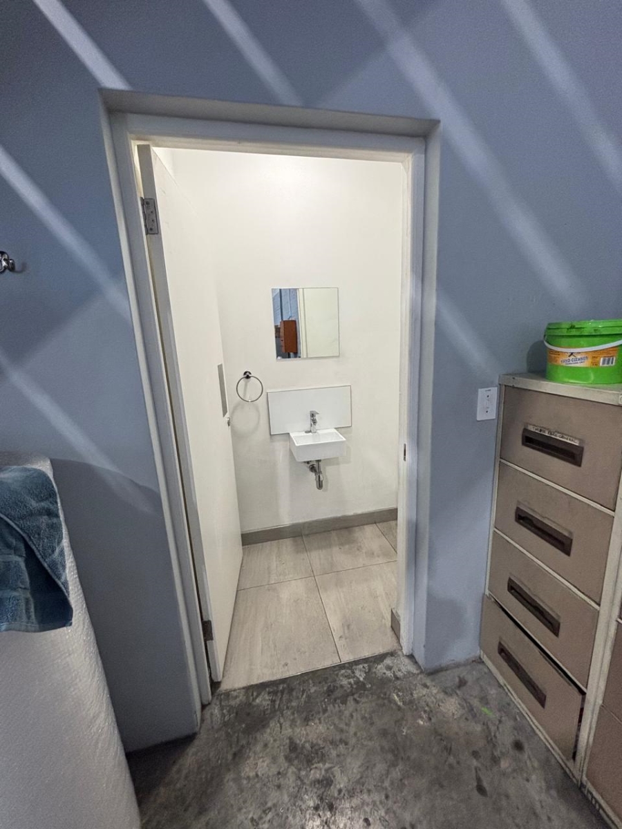 To Let commercial Property for Rent in Bonnie Brae Western Cape